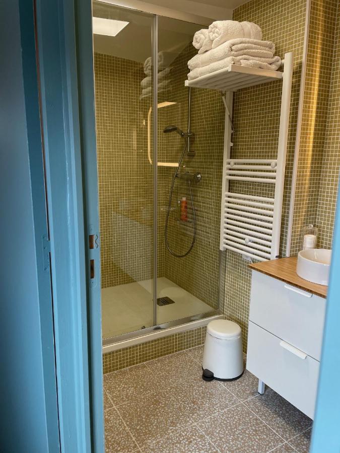 Au Coeur Du Vieux Toulon Au Calme Appartement Renove Climatise Confortable Etage Eleve Avec Ascenseur Proche Parking Et Toutes Commodites Eksteriør billede