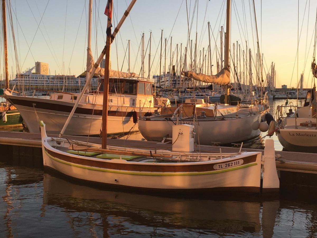 Au Coeur Du Vieux Toulon Au Calme Appartement Renove Climatise Confortable Etage Eleve Avec Ascenseur Proche Parking Et Toutes Commodites Eksteriør billede