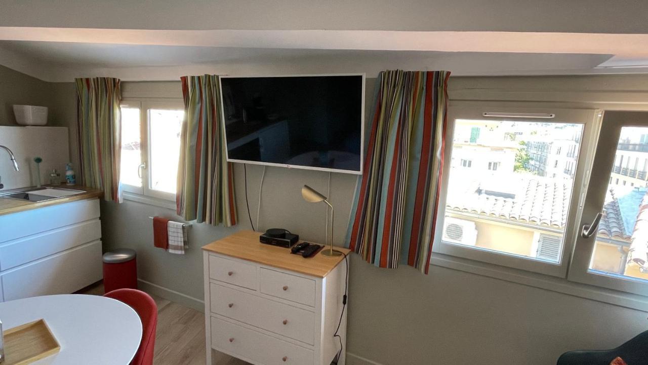 Au Coeur Du Vieux Toulon Au Calme Appartement Renove Climatise Confortable Etage Eleve Avec Ascenseur Proche Parking Et Toutes Commodites Eksteriør billede