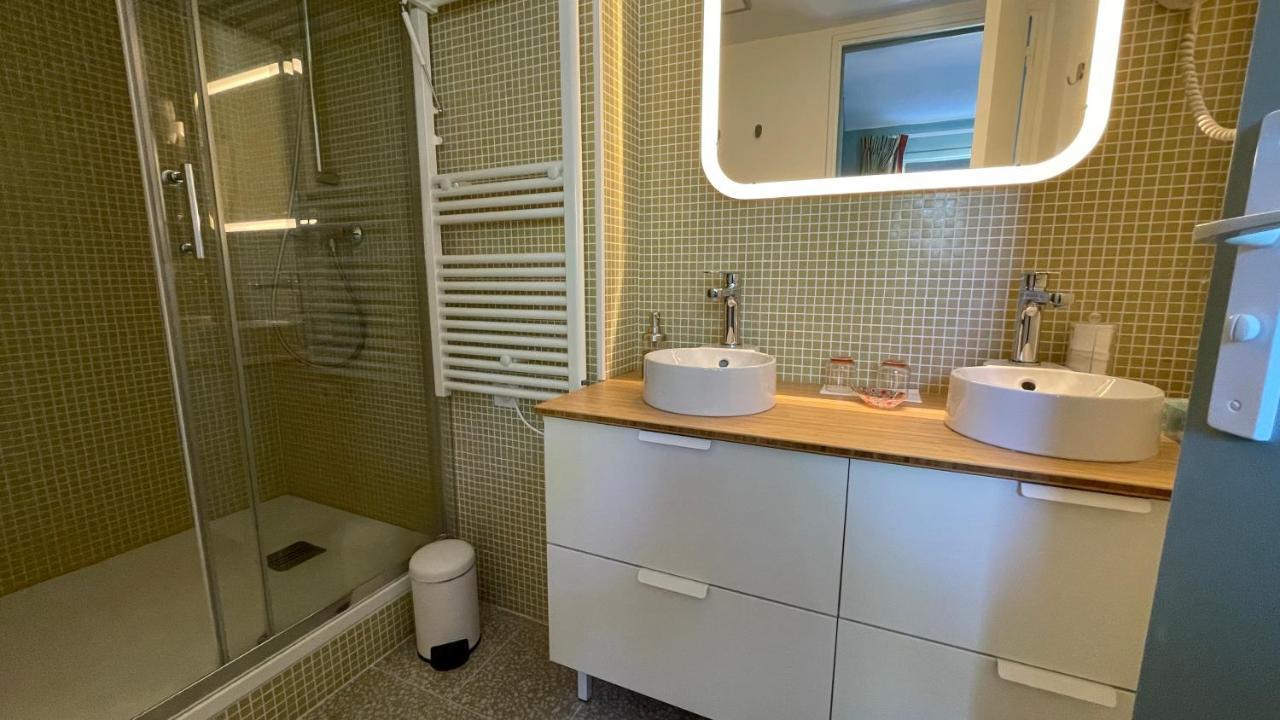 Au Coeur Du Vieux Toulon Au Calme Appartement Renove Climatise Confortable Etage Eleve Avec Ascenseur Proche Parking Et Toutes Commodites Eksteriør billede