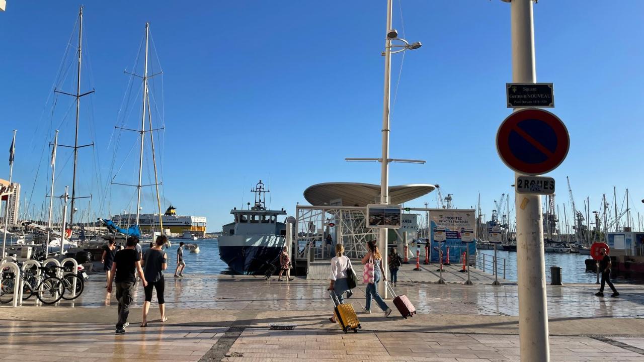 Au Coeur Du Vieux Toulon Au Calme Appartement Renove Climatise Confortable Etage Eleve Avec Ascenseur Proche Parking Et Toutes Commodites Eksteriør billede