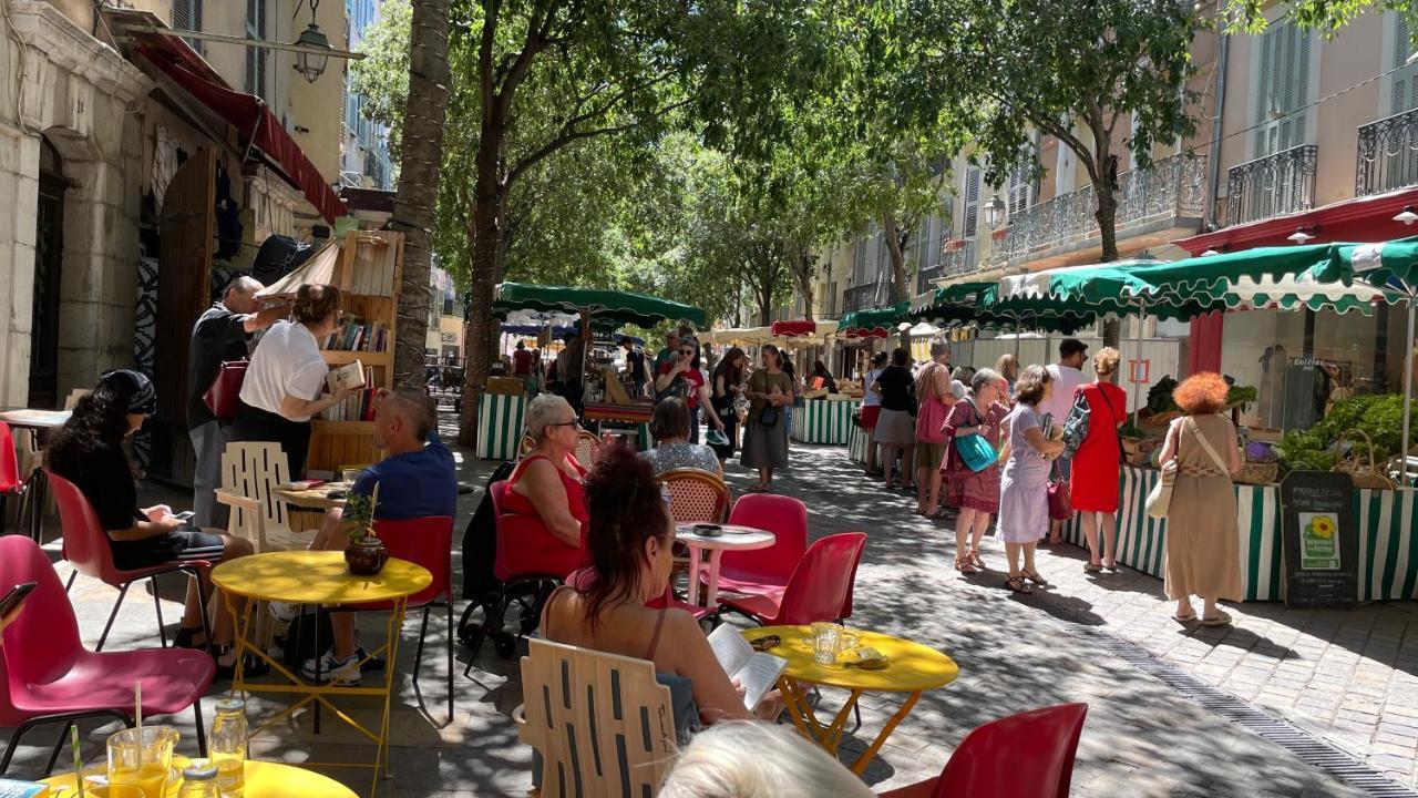 Au Coeur Du Vieux Toulon Au Calme Appartement Renove Climatise Confortable Etage Eleve Avec Ascenseur Proche Parking Et Toutes Commodites Eksteriør billede